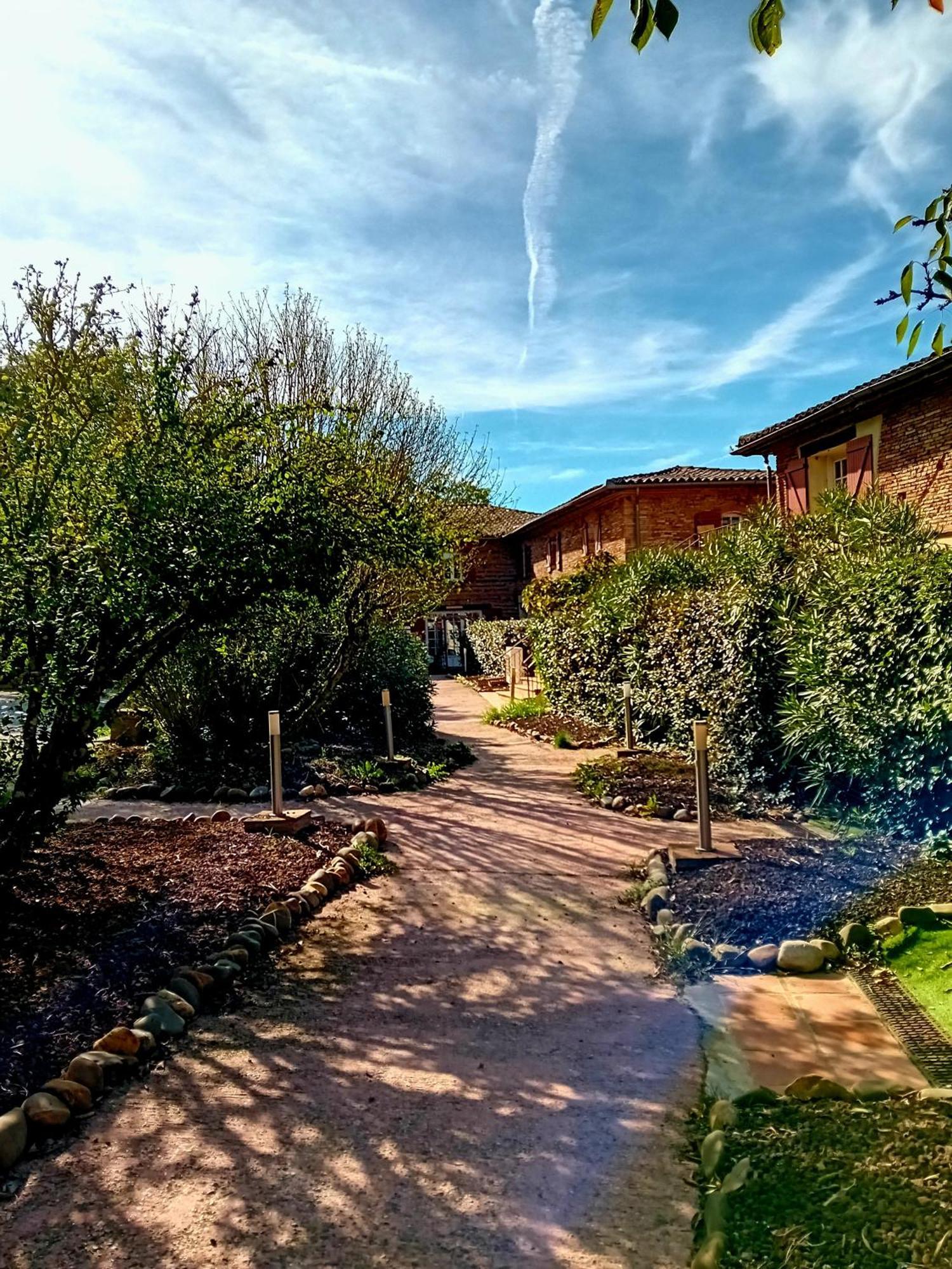 Bed and Breakfast Logis Domaine De Peyrolade Daux Екстер'єр фото